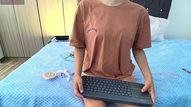 Ruby Whispers online show from October 22, 2025, 12:04 pm