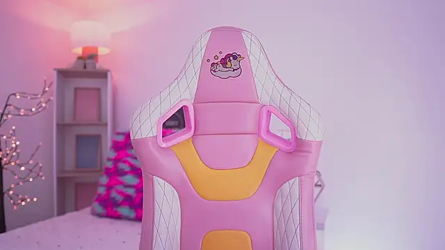 Rebecah 1 online show from October 2, 2025, 1:03 pm