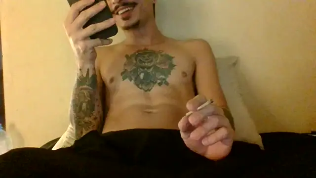 Skate012 online show from June 28, 2026, 8:26 pm