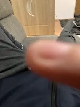 couplebest1 online show from February 5, 2026, 2:57 pm