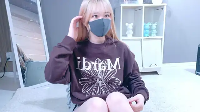 Snapshot of Una_chan_ chatting on October 23, 2025, 12:31 am Una chan online show from October 23, 2025, 12:31 am