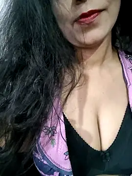 Deepa Sharma143 online show from October 6, 2025, 2:13 am