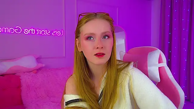 AgataFoxley online show from October 12, 2025, 6:04 am