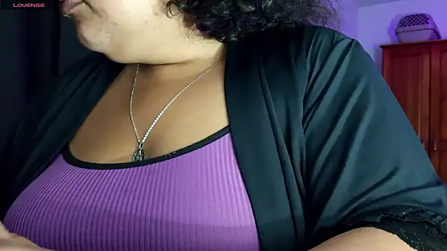 xlatinastar online show from June 1, 2026, 10:53 pm