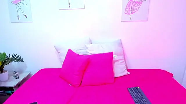 Hill Brownie online show from October 21, 2025, 11:42 am