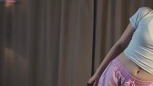 VinnieSerrano online show from September 27, 2025, 3:07 pm