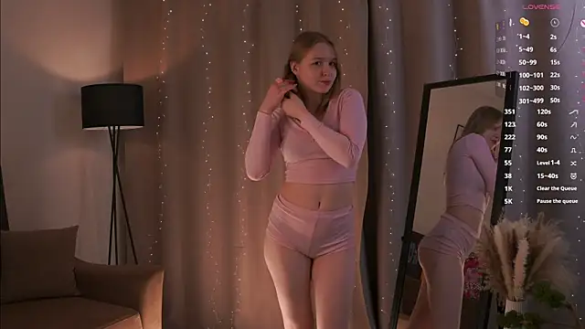 Snapshot of VinnieSerrano chatting on February 16, 2026, 2:05 pm VinnieSerrano online show from February 16, 2026, 2:05 pm