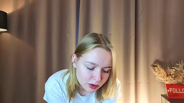 VinnieSerrano online show from September 10, 2025, 1:10 pm