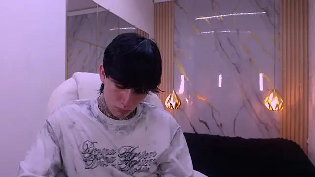 Iantwink18 online show from March 12, 2026, 5:02 am