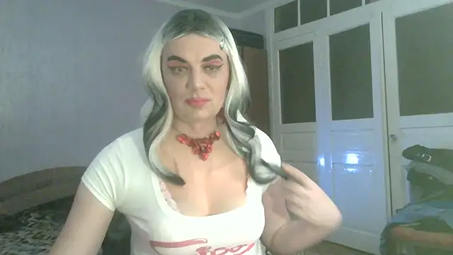 Snapshot of NiraFrost chatting on March 4, 2026, 5:21 pm NiraFrost online show from March 4, 2026, 5:21 pm