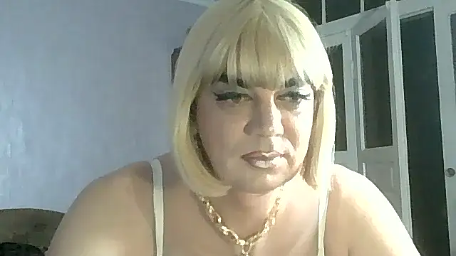 NiraFrost online show from October 19, 2025, 5:48 pm