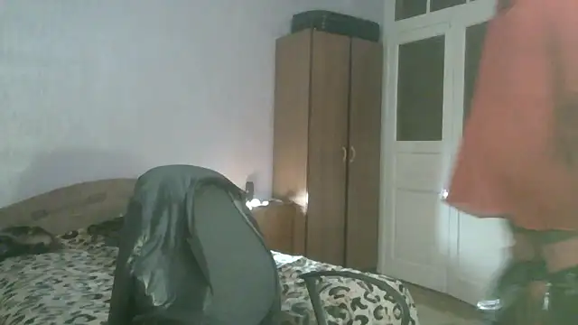 Snapshot of NiraFrost chatting on February 15, 2026, 7:57 pm NiraFrost online show from February 15, 2026, 7:57 pm