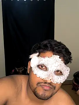 Family02 online show from October 18, 2025, 4:42 pm