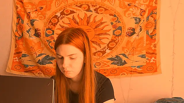 AliceCUNTach online show from June 18, 2026, 5:06 am