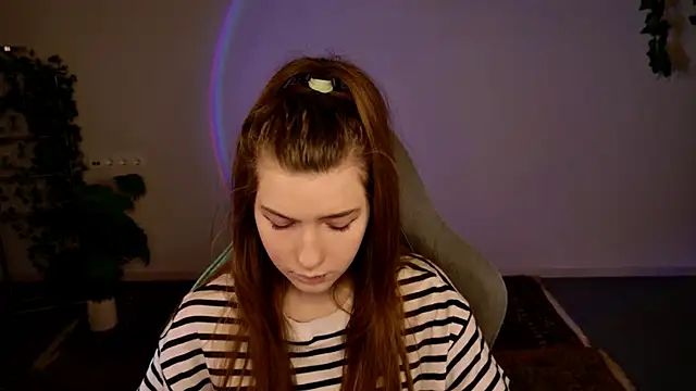 AliceCUNTach online show from December 17, 2025, 5:12 am