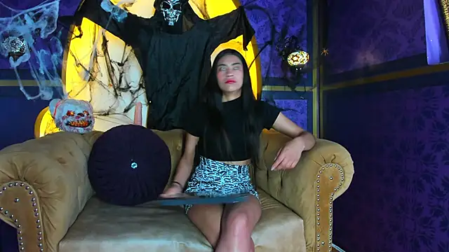 Snapshot of Emily_Mitchell chatting on October 18, 2025, 11:45 am Emily Mitchell online show from October 18, 2025, 11:45 am