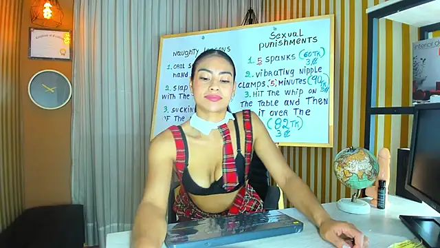 Snapshot of Emily_Mitchell chatting on October 6, 2025, 6:08 pm Emily Mitchell online show from October 6, 2025, 6:08 pm