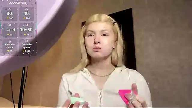 ShontaWasilko online show from March 4, 2026, 7:43 pm