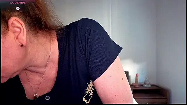 aussiepeaches online show from July 30, 2026, 2:54 am