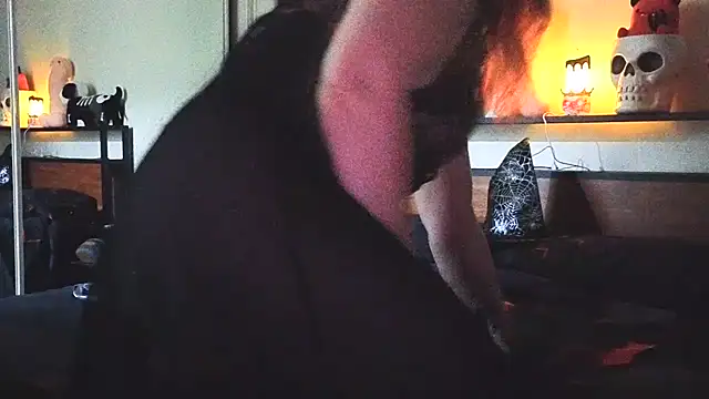 aussiepeaches online show from October 30, 2025, 11:30 am