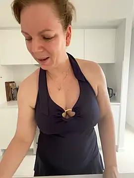 aussiepeaches online show from June 22, 2026, 12:16 am