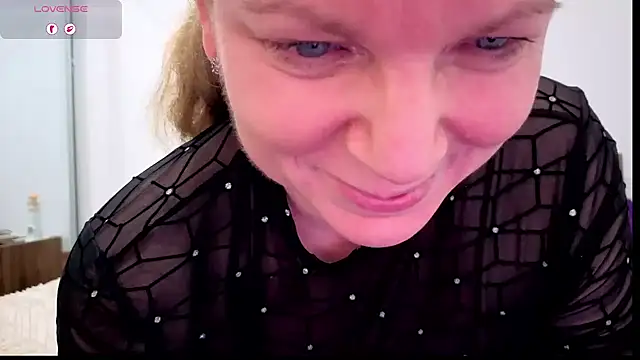 aussiepeaches online show from July 1, 2026, 10:59 am