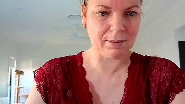 aussiepeaches online show from July 9, 2026, 12:33 am