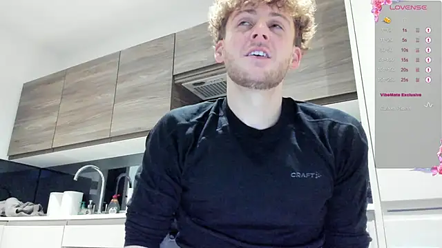 DominantAlex18 online show from November 26, 2025, 4:07 pm