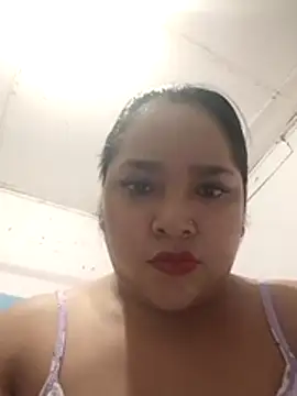 Snapshot of Angelly_ricura chatting on July 4, 2026, 5:39 pm Angelly ricura online show from July 4, 2026, 5:39 pm
