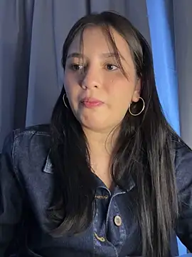 Angeldusttt online show from September 18, 2025, 6:22 pm