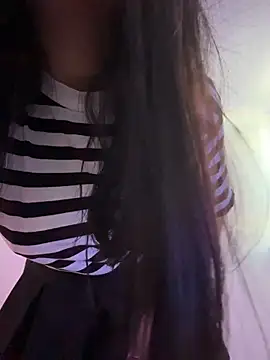 Angeldusttt online show from October 13, 2025, 3:35 pm