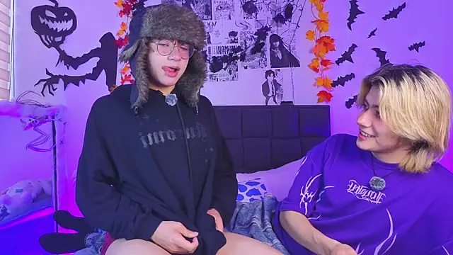 Vamps Lovers online show from October 22, 2025, 1:21 pm