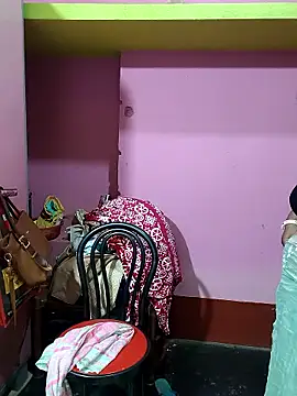 Snapshot of hotbhabhi011 chatting on February 7, 2026, 12:18 am hotbhabhi011 online show from February 7, 2026, 12:18 am