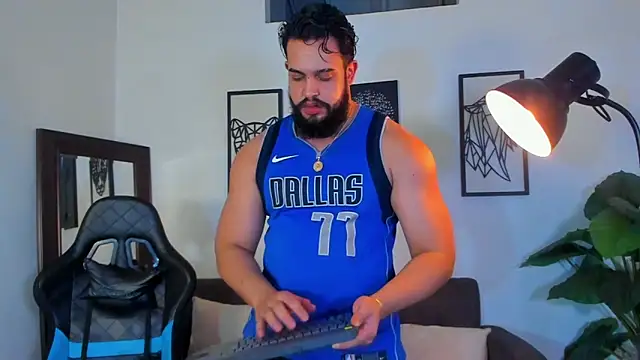 Justin kingX7 online show from June 12, 2026, 5:38 am