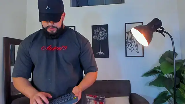 Justin kingX7 online show from June 9, 2026, 4:13 am