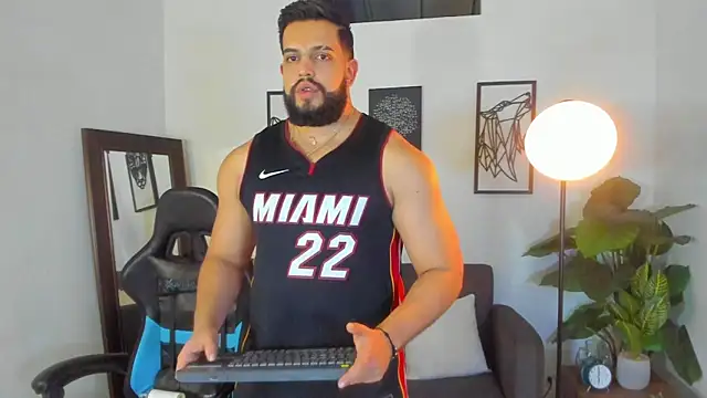 Snapshot of Justin_kingX7 chatting on March 21, 2026, 3:19 am Justin kingX7 online show from March 21, 2026, 3:19 am