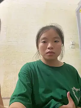 viluna online show from October 10, 2025, 1:23 pm