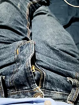 Aaia93 online show from November 17, 2025, 12:47 am