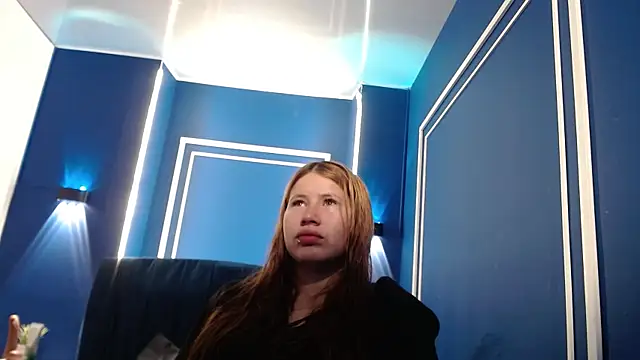 Olivia11  online show from September 30, 2025, 12:11 pm