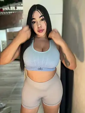 SofiaWildee online show from February 10, 2026, 5:39 am