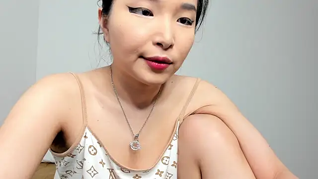 Soyun Mia online show from May 8, 2026, 12:20 pm