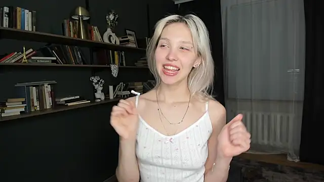 ErinBissonnette online show from April 23, 2026, 7:04 pm