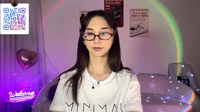 LinaMour online show from May 15, 2026, 10:08 pm