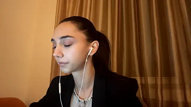 LinaMour online show from September 24, 2025, 10:16 pm