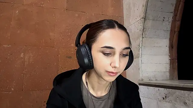 LinaMour online show from September 11, 2025, 10:10 pm