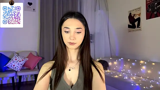 LinaMour online show from June 24, 2026, 10:18 pm