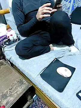 yazinyazin1 online show from March 10, 2026, 9:30 pm