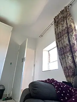 fitsexyman online show from October 16, 2025, 11:18 am