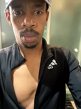 fitsexyman online show from October 10, 2025, 1:34 pm