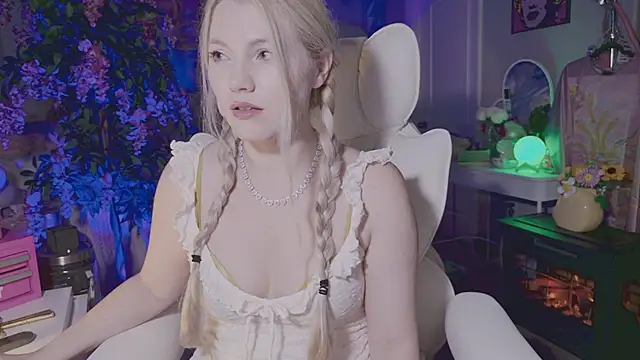 Snapshot of Talulaa chatting on August 6, 2026, 7:31 pm Talulaa online show from August 6, 2026, 7:31 pm